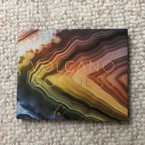 Becca volcano goddess eyeshadow palette